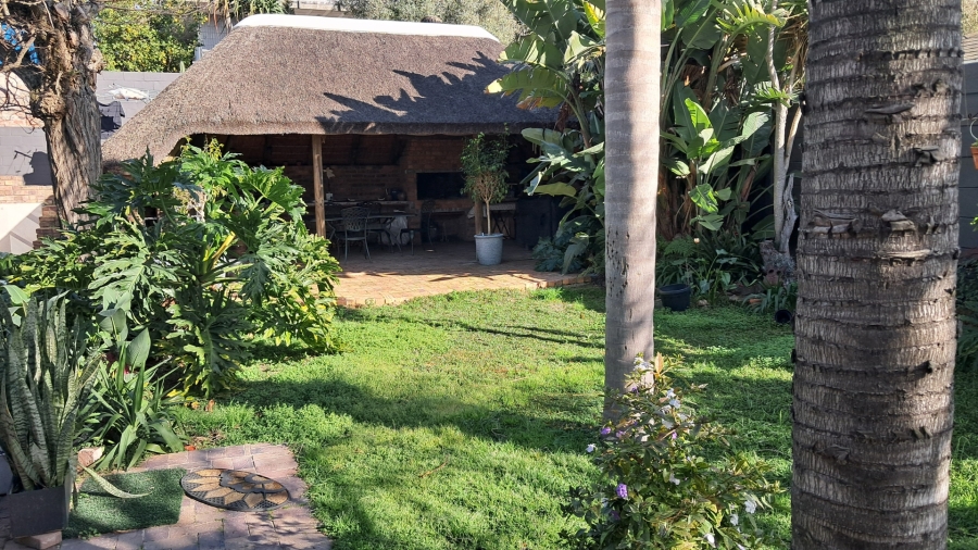 4 Bedroom Property for Sale in Hoogstede Western Cape